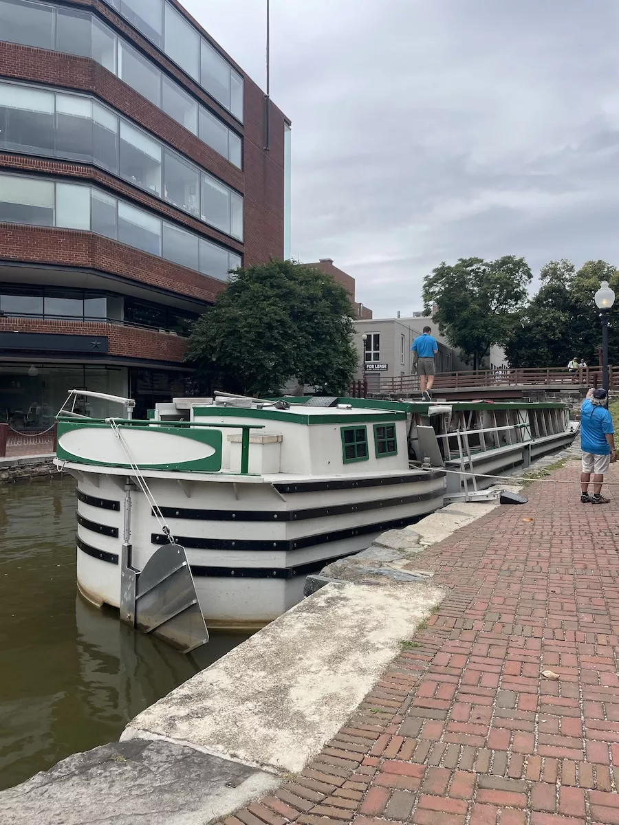Image of boat on the C&O Canal - Washington DC Itinerary
