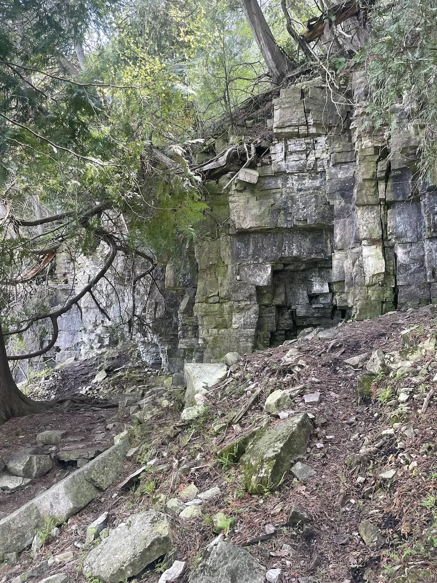 Image of the cliffside of Eagle Trail in Peninsula State Park