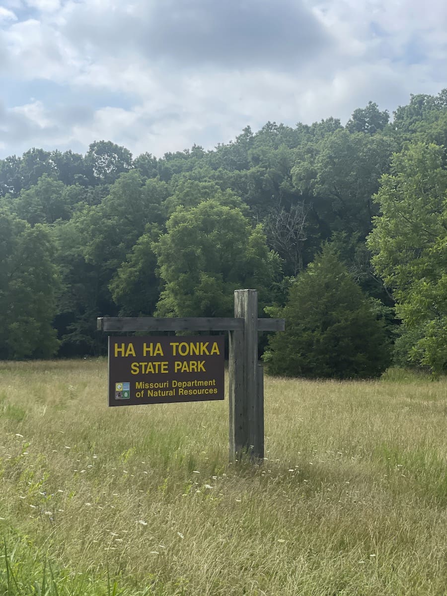 Entrance sign to Ha Ha Tonka State Park 
